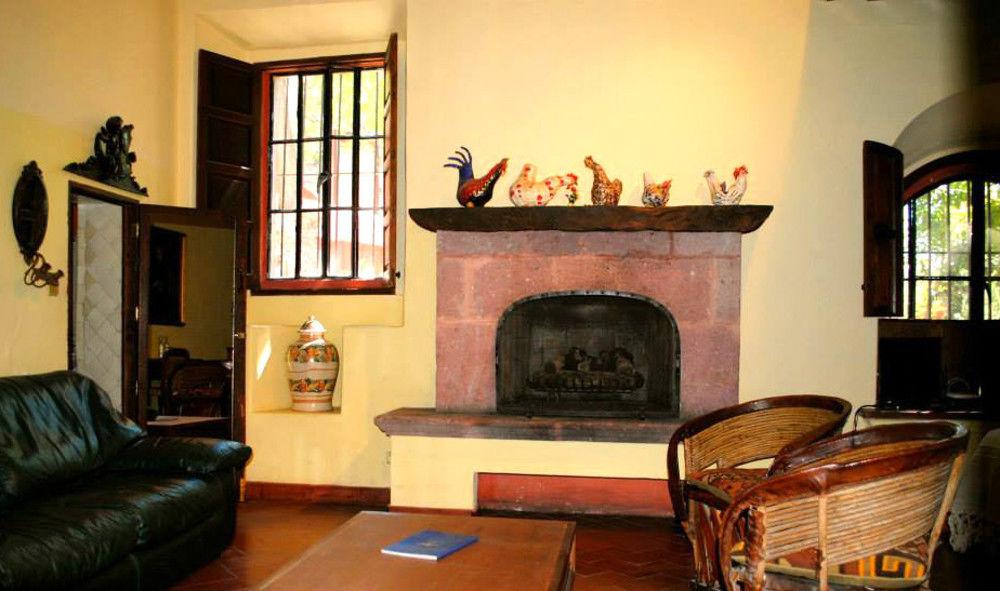Casa Liza Bed & Breakfast ซานมิเกล เด อาเญนเด ภายนอก รูปภาพ