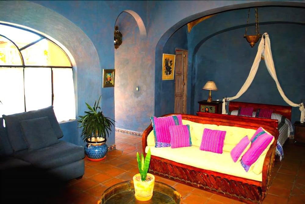 Casa Liza Bed & Breakfast ซานมิเกล เด อาเญนเด ภายนอก รูปภาพ
