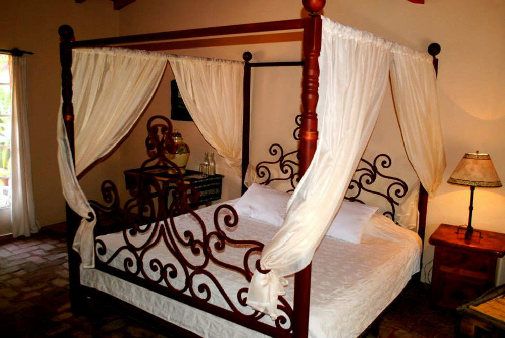 Casa Liza Bed & Breakfast ซานมิเกล เด อาเญนเด ภายนอก รูปภาพ