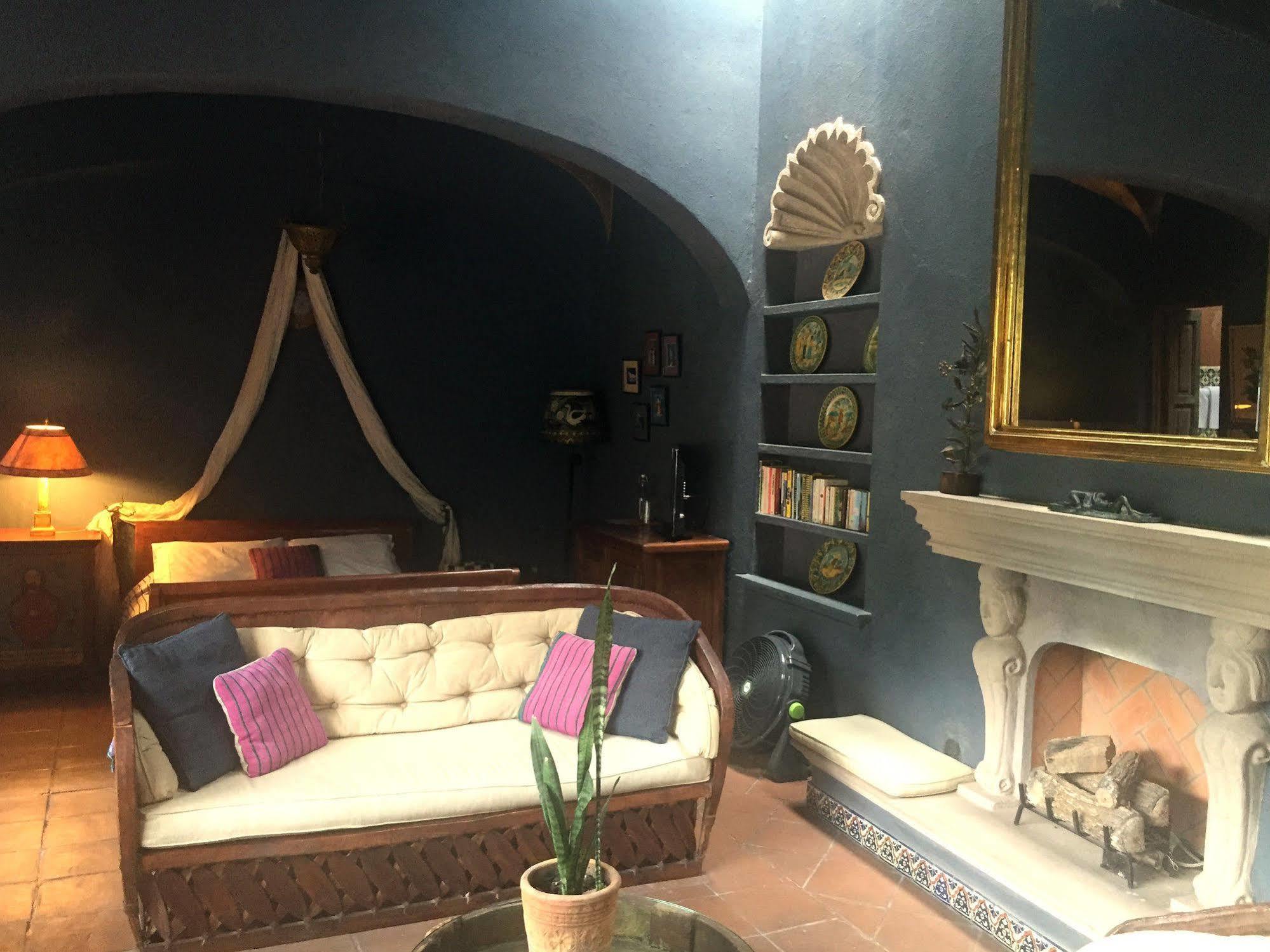Casa Liza Bed & Breakfast ซานมิเกล เด อาเญนเด ภายนอก รูปภาพ